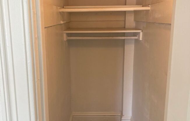 3 beds, 1 bath, 1,225 sqft, $2,199, Unit 1301-43