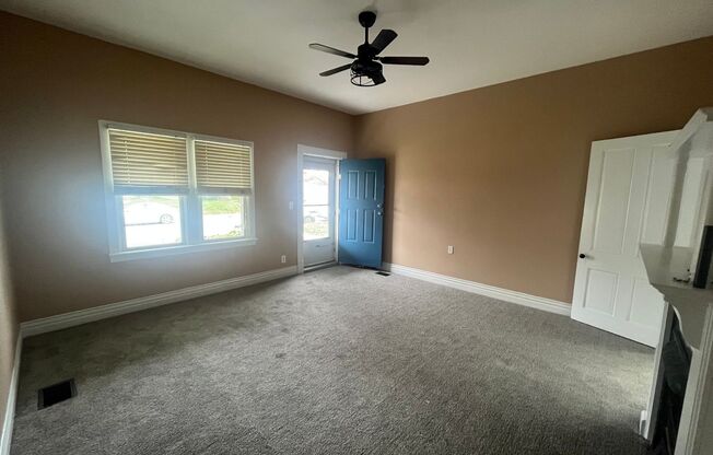 2 beds, 1 bath, $1,700