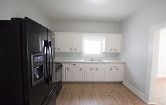 2 beds, 1 bath, $650, Unit APARTMENT A