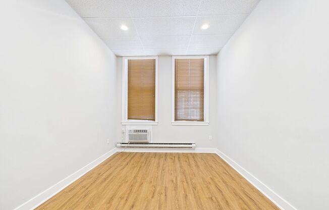 2 beds, 1 bath, $1,475, Unit 101