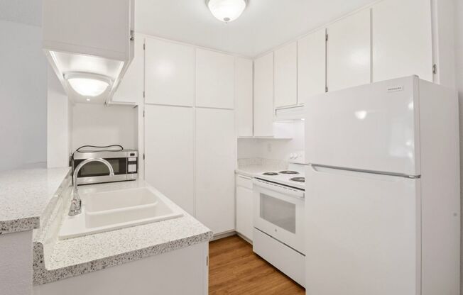 1 bed, 1 bath, 700 sqft, $2,225, Unit 076