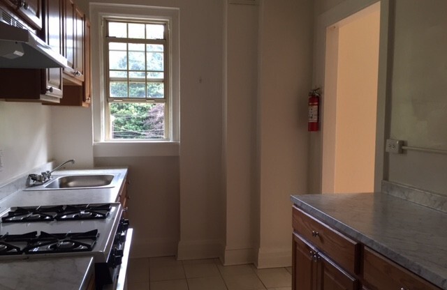 2 beds, 2 baths, 775 sqft, $2,025, Unit 206