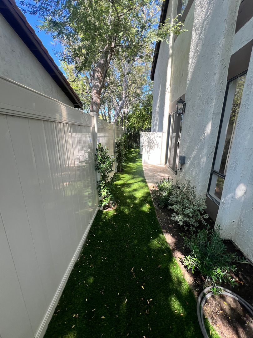 Thousand Oaks - 3 bedroom, 2.5 bath in the Racquet Club Villas
