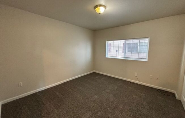 3 beds, 2 baths, 950 sqft, $1,200, Unit PM 189-4 - Apt. D