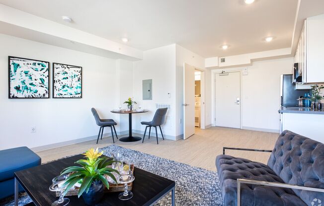 Studio, 1 bath, 430 sqft, $2,135, Unit 345 6th St, Unit 301