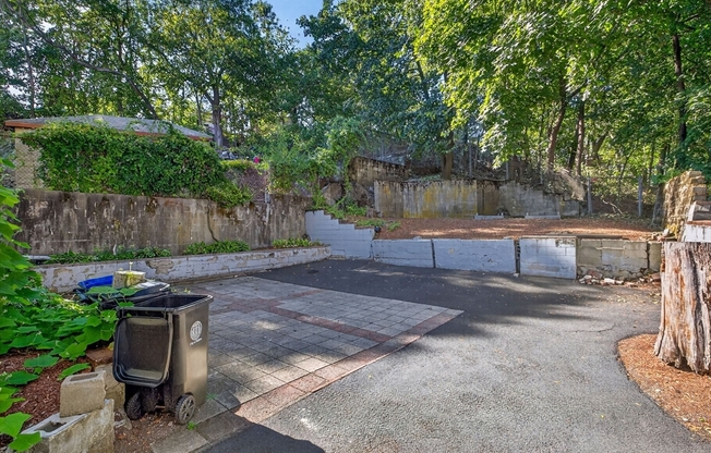 4 beds, 1 bath, 1,285 sqft, $3,000, Unit 2