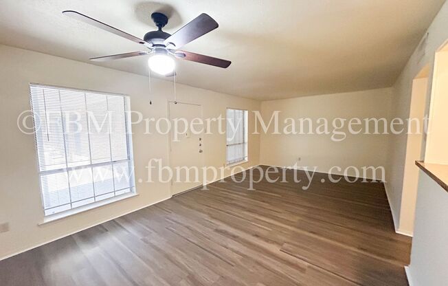 2 beds, 1.5 baths, $1,100, Unit 111