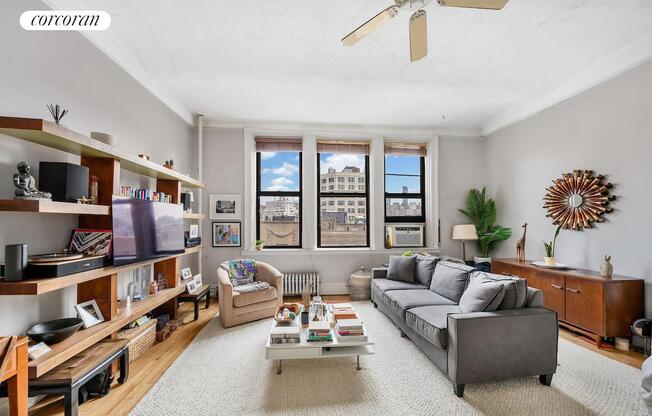 1 SHERIDAN SQ