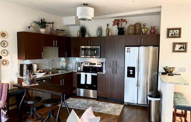 1 bed, 1 bath, 890 sqft, $1,675, Unit 302