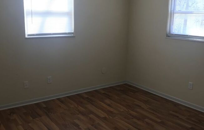 2 beds, 1 bath, 800 sqft, $1,200, Unit 8669E
