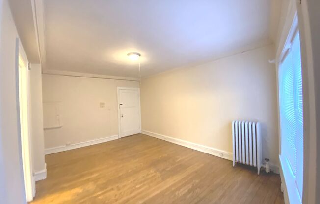 Studio, 1 bath, $800, Unit 309