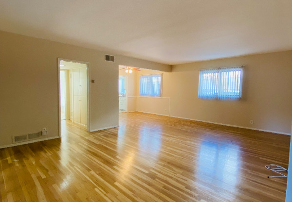 283 S El Molino Ave