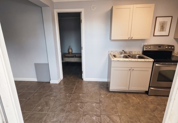 5261 Alhambra Dr