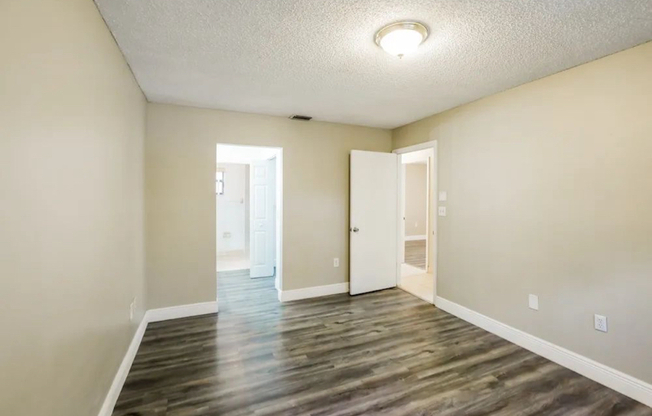 814 RODNEY DR SW