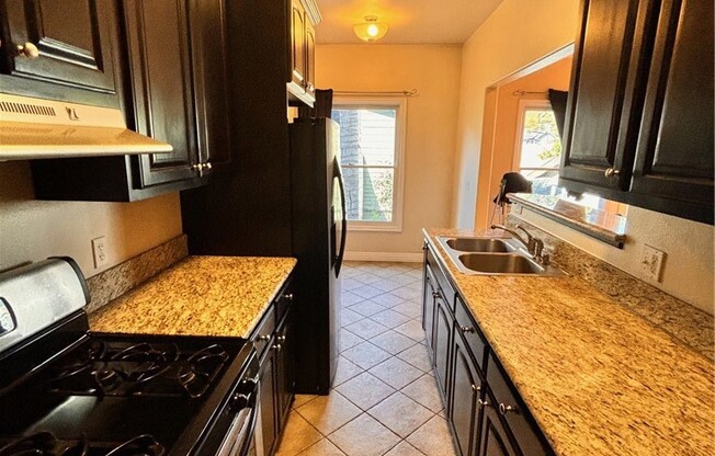 1 bed, 1 bath, 450 sqft, $1,995