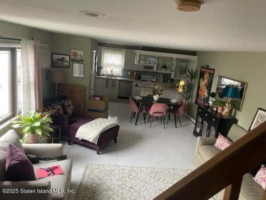 369 CROWN AVE