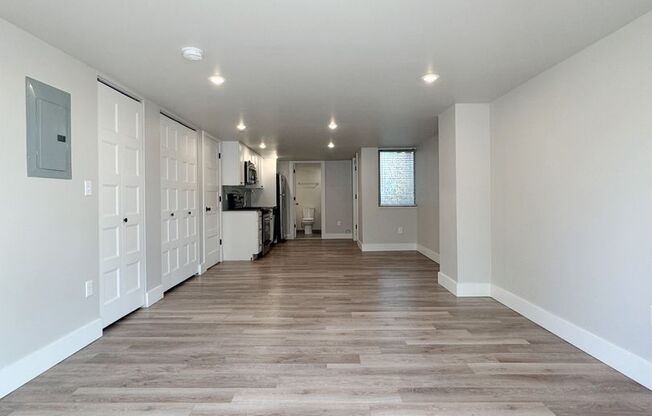 1212, 1216, 1220 East Remington Court
