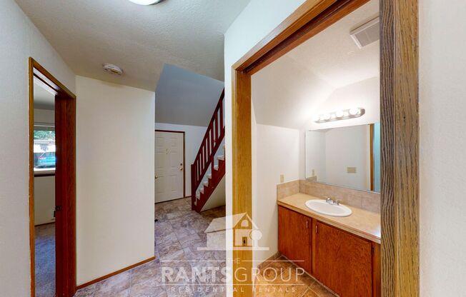 2 beds, 1.5 baths, $1,800, Unit #H-4