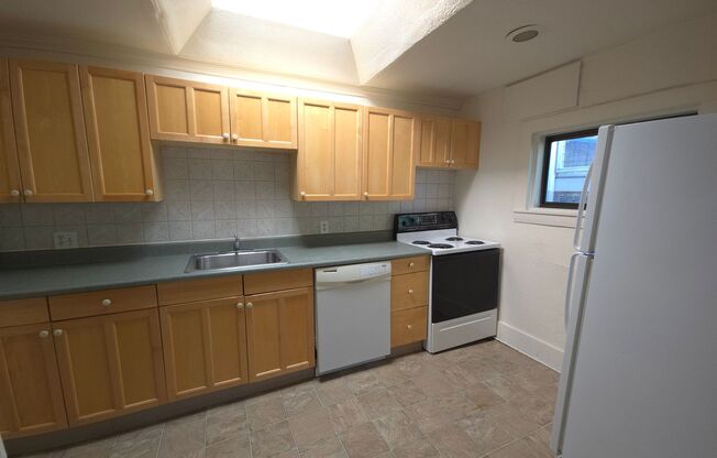 2 beds, 1 bath, 756 sqft, $2,180, Unit 1