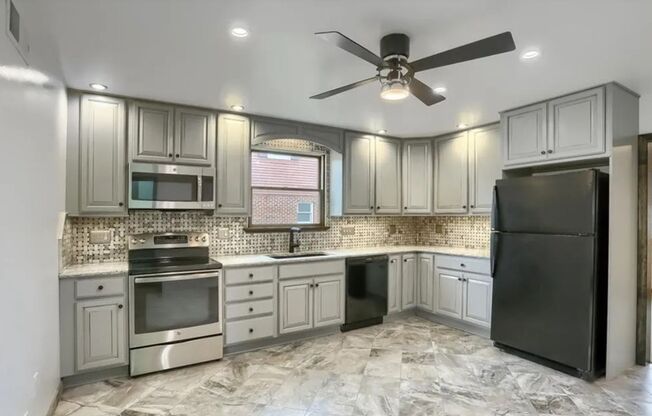 Nicely Renovated 2 Bedroom/2  Bath in Bon Air!