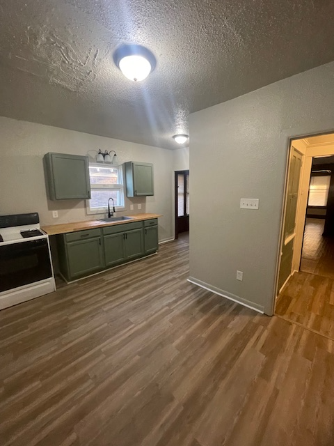 2608 N 40 ST