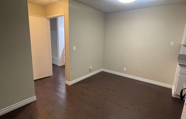 2 beds, 1 bath, $2,150, Unit 39