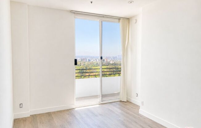 4 beds, 4 baths, 3,424 sqft, $13,000, Unit 1805