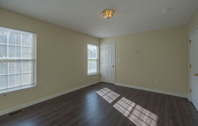 2 beds, 1.5 baths, $1,300, Unit 2240 Forest Acre Drive