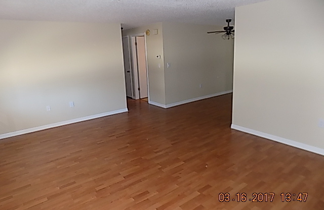 3 beds, 2 baths, $1,650