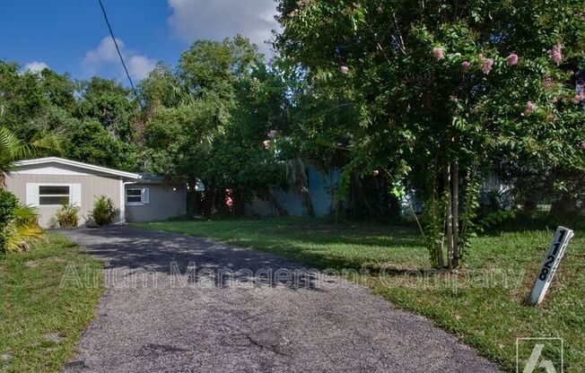 1128 LATTA LN