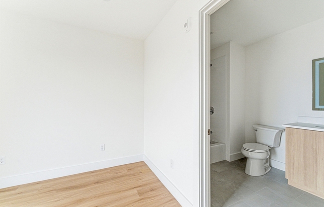 2 beds, 2 baths, 951 sqft, $4,375, Unit 201