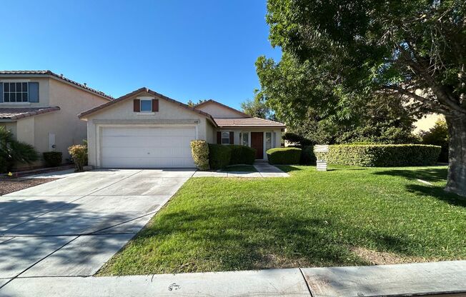Cozy Single Story Home in Silverado Ranch!