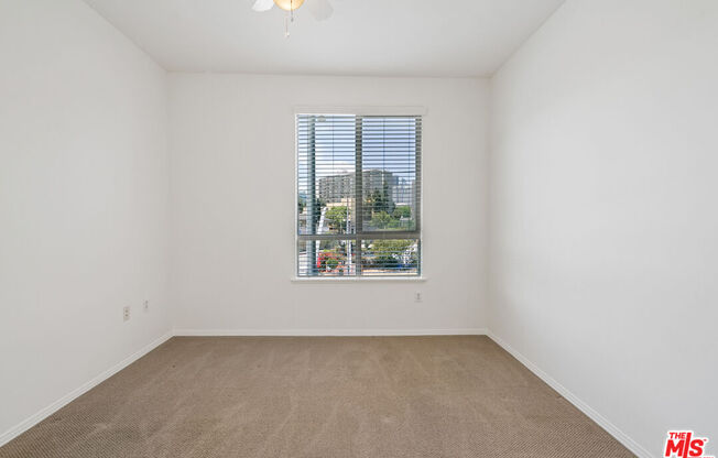 1 bed, 1 bath, 910 sqft, $2,900, Unit 355