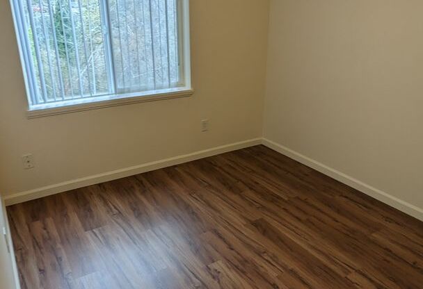 2 beds, 1 bath, 750 sqft, $1,195, Unit 20