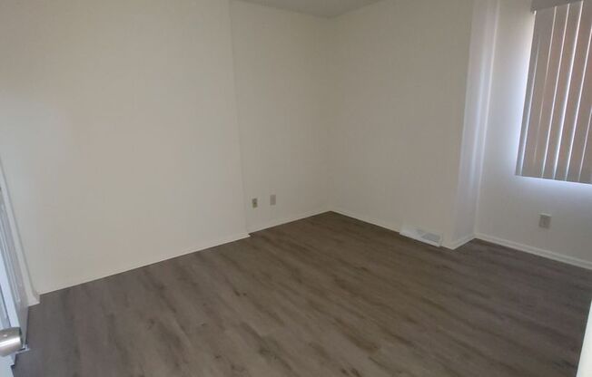 3 beds, 1.5 baths, 1,100 sqft, $1,635, Unit 3357