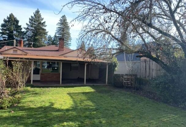 2BD/1BATH - NORTHWEST GARAGE, LANDSCAPED YARD & WASHER/DRYER HOOKUP