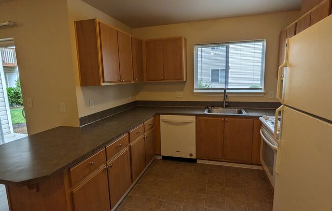 2 beds, 2 baths, 994 sqft, $1,445, Unit E106