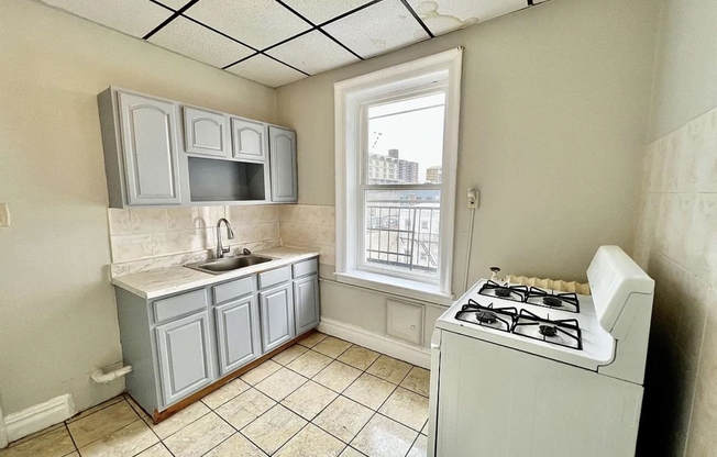 16 COTTAGE ST