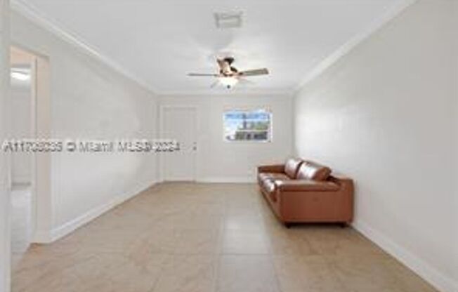 9312 SW 40th Ter # 93-12 (A11706036)