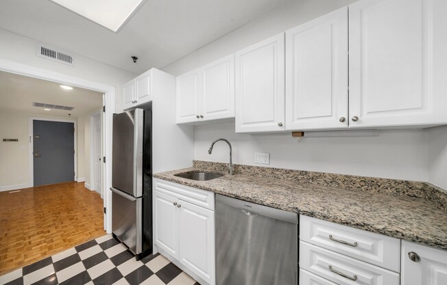 1 bed, 1.5 baths, 767 sqft, $4,000, Unit 212