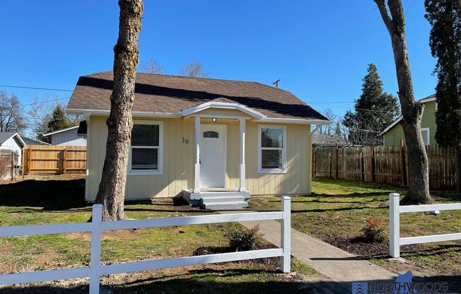 Newly remodeled 2 Bedroom 1 Bath Home