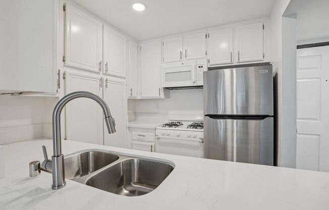 1 bed, 1 bath, 700 sqft, $1,748, Unit 120
