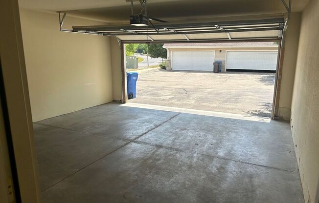 2 beds, 2 baths, 1,198 sqft, $1,925, Unit 3313