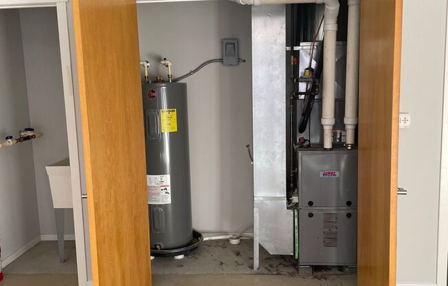 1 bed, 1 bath, 1,135 sqft, $1,885, Unit 105 Live/Work Retail