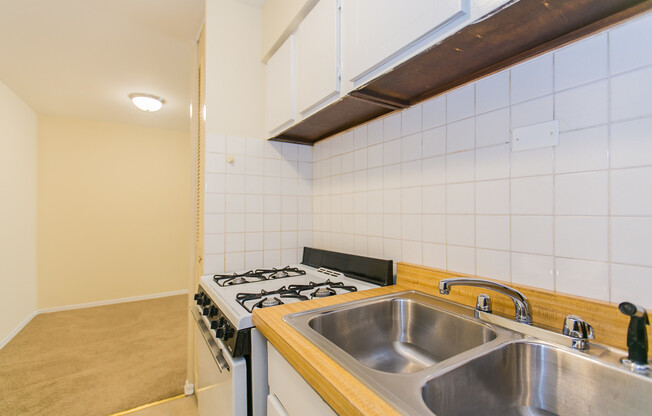 1 bed, 1 bath, 600 sqft, $1,895, Unit 327