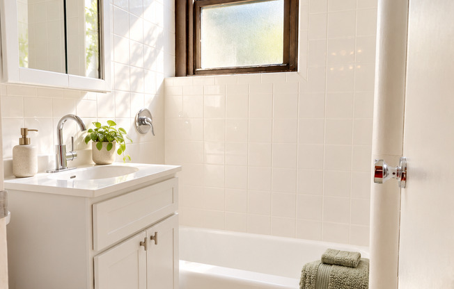 Contor Associates LLC &amp; 78th St Associates LLC, TIC