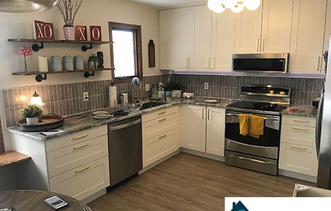 Beautiful 3 Bed Townhome!