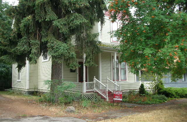 Fantastic South Side 3 Bedroom 2 Bath Home