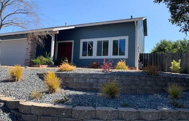 Beautiful 4 bed/3 bath Home in Novato ~ Views ~