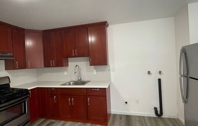 2 beds, 1 bath, $2,250